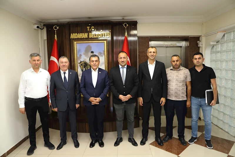 SERHAT ARDAHANSPOR KULÜBÜ YENİ BAŞKANI ÜZEYİR ENGİN VE EKİBİNDEN BAŞKAN DEMİR’E ZİYARET