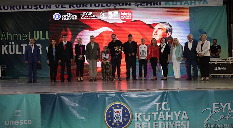 “ZAFERİN YOLU” BELEDİYE BAHÇEMİZDE İZLEYİCİSİYLE BULUŞTU
