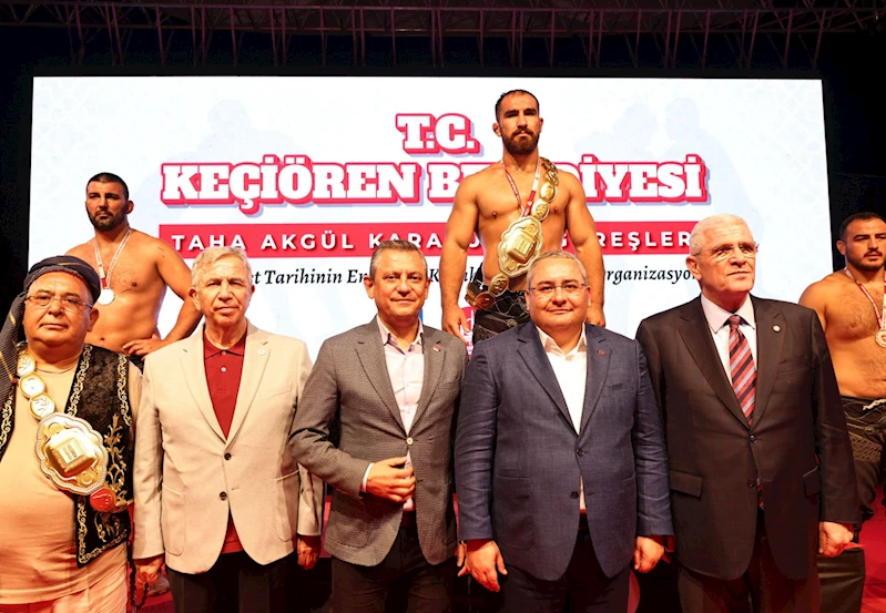 Taha Akgül Karakucak Güreşleri’nin Başpehlivanı Feyzullah Aktürk oldu