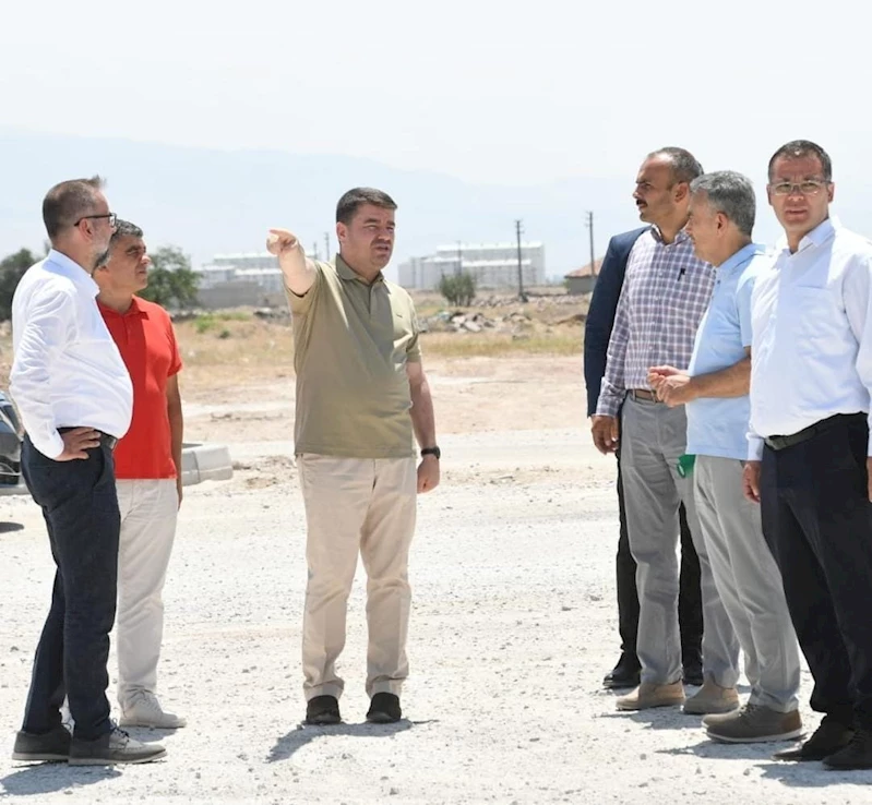 BELEDİYE BAŞKANI DR. EVREN DİNÇER YENİ ÇEVRE YOLU PROJESİ İÇİN DÜĞMEYE BASTI