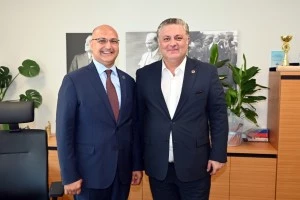 BAŞKAN GÜREL’DEN TÜRKİYE İŞ BANKASI’NA KUTLAMA ZİYARETİ