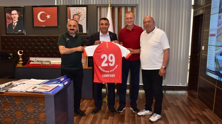 GÜMÜŞHANE VOLEYBOL SPOR KULÜBÜNDEN BAŞKANIMIZA ZİYARET