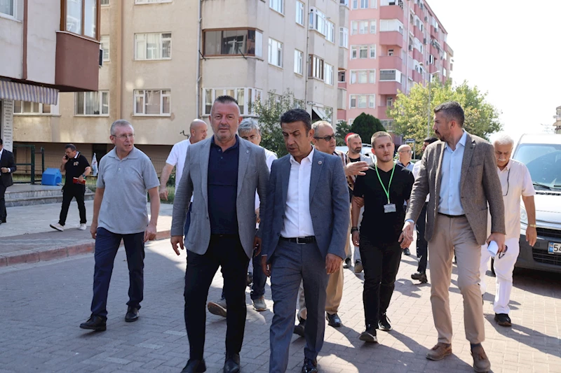 KÖRFEZ MAHALLESİ’NDE YAKIN TAKİP: İZMİT BELEDİYE YÖNETİCİLERİ SAHA ZİYARETİNDE
