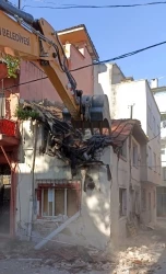 Metruk Bina Yıkımları Hız Kazandı