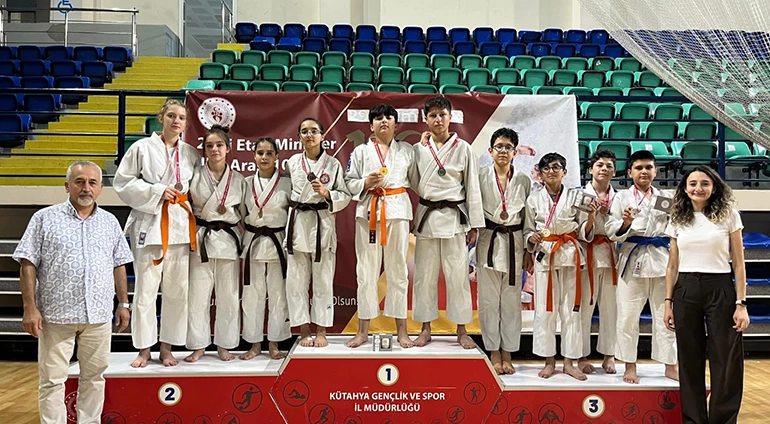 KÜTAHYALI SPORCULARIMIZ ÖNEMLİ DERECELER ELDE ETTİ