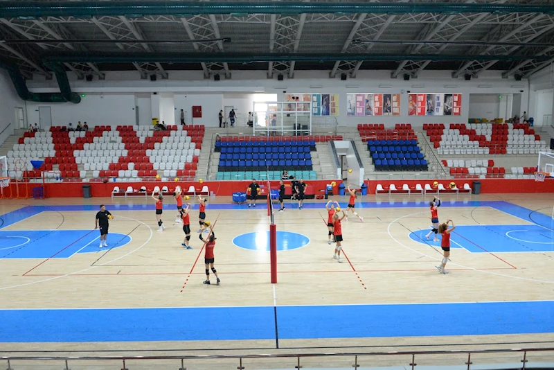 -“BİZİM KIZLAR” 2024-2025 SEZONU İÇİN İLK ANTRENMANLARINI YAPTI