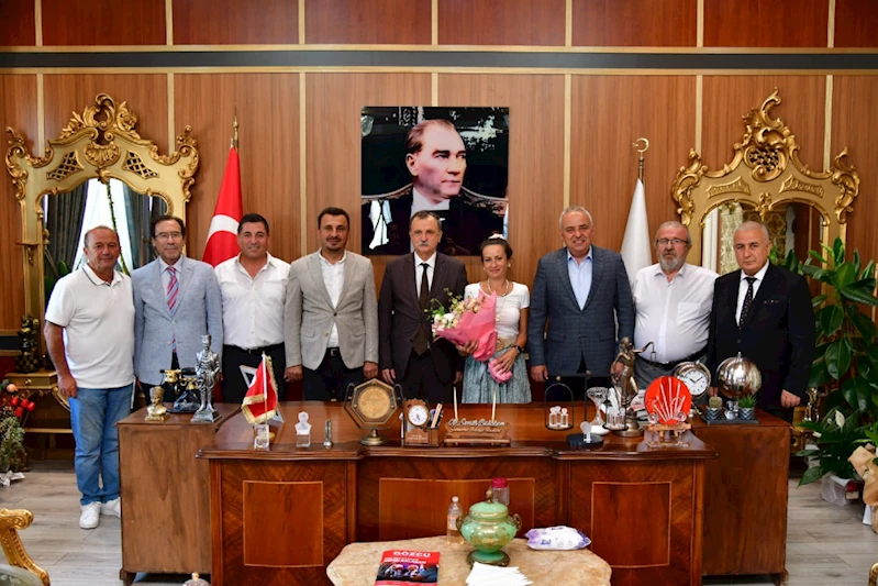 BAŞKAN BALABAN CHP’Lİ MİLLETVEKİLLERİNİ AĞIRLADI