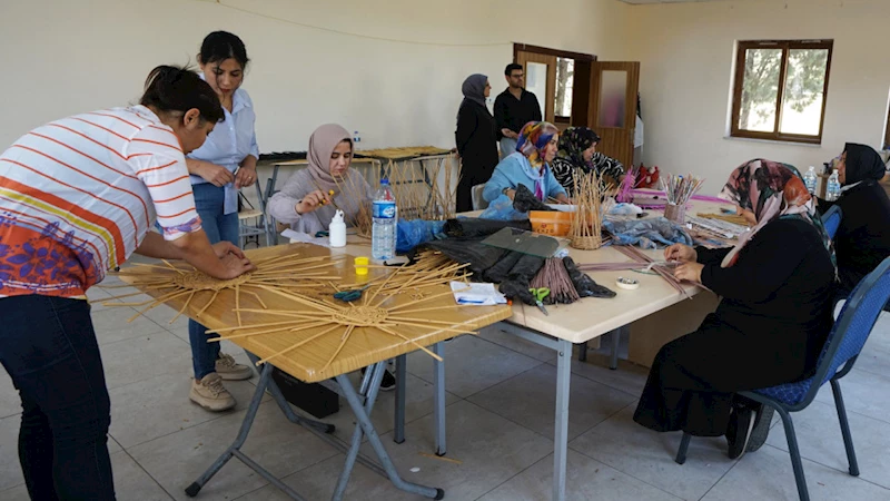 Atık Malzemeler Kadınların Elinde Sanat Eserine Dönüşüyor