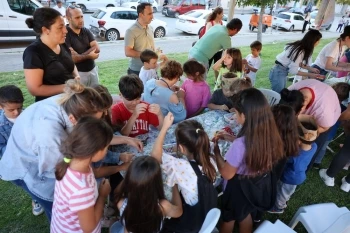 ÇOCUKLAR MAHALLE ŞENLİKLERİNDE BULUŞUYORLAR