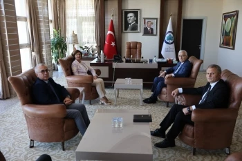 BAŞKAN ÜNLÜCE’DEN REKTÖRLERE NEZAKET ZİYARETİ