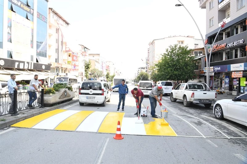 KASİS BOYAMA ÇALIŞMASI YAPILDI.