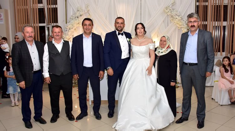 BAŞKANIMIZ, KADER DEMİR VE İSMET DEMİREL’İN DÜĞÜN MERASİMLERİNE KATILDI