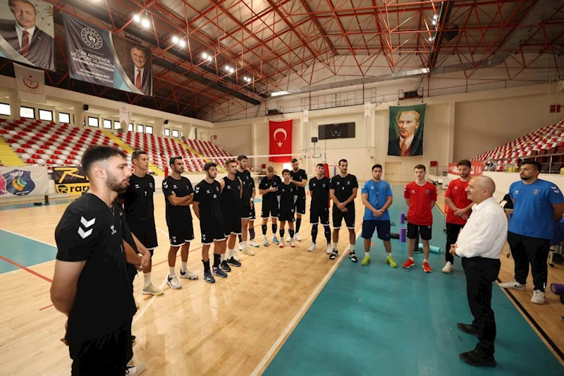 Başkan Büyükgöz’den  Voleybol Takımına Ziyaret