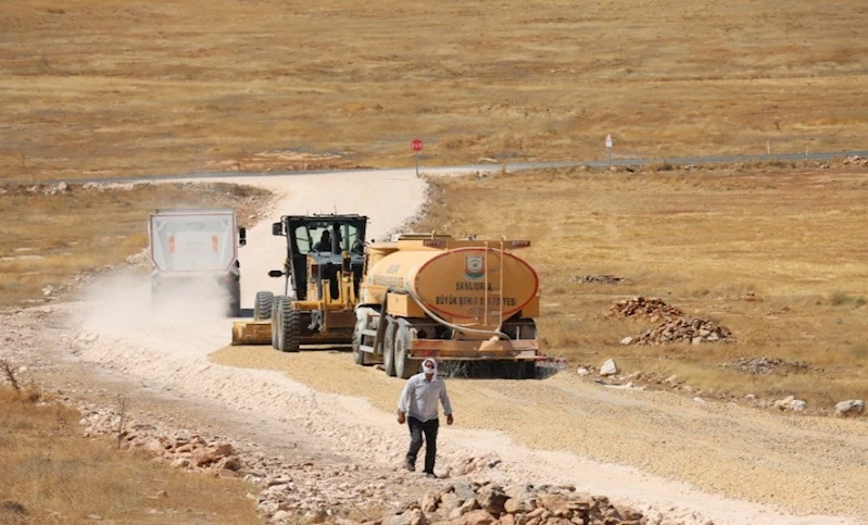 Büyükşehir, Bozova Kırsalında Farklı Noktalarda Çalışıyor