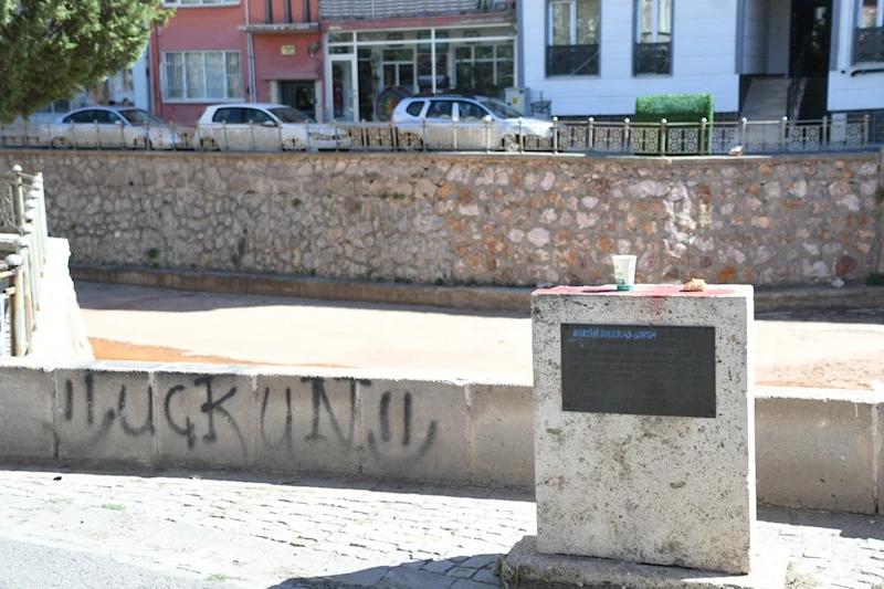 AKSARAY BELEDİYESİ ÇEVREYİ ANLAMSIZ YAZI VE GÖRSELLERLE KİRLETENLERİ UYARDI