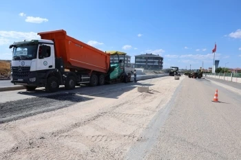 BÜYÜKŞEHİR EKİPLERİNDEN AŞAĞI SÖĞÜTÖNÜ’NDE YOL ÇALIŞMASI