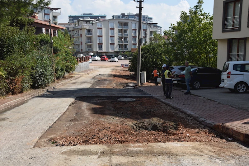 İZMİT BELEDİYESİ ORHAN MAHALLESİNDE ASFALT ÇALIŞMALARINA BAŞLADI