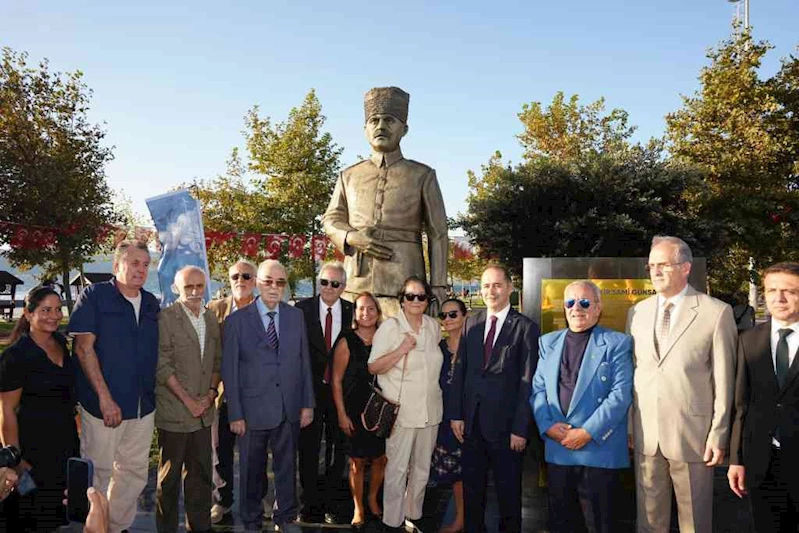 Bandırma Belediyesi’nden Kurtuluş Gününe Özel Anlamlı Heykel Açılışı