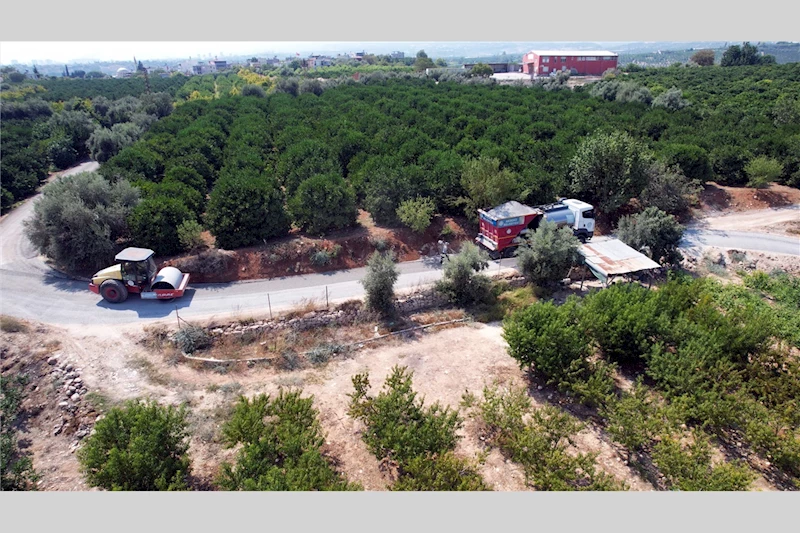 KIRSAL MAHALLELERİN YOLLARINA SOĞUK ASFALT SERİLİYOR