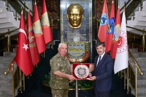 Belediye Başkanımız Sayın Bekir Aksun, 3. Ordu Komutanı Korgeneral Sayın Veli Tarakcı’yı ziyaret etti