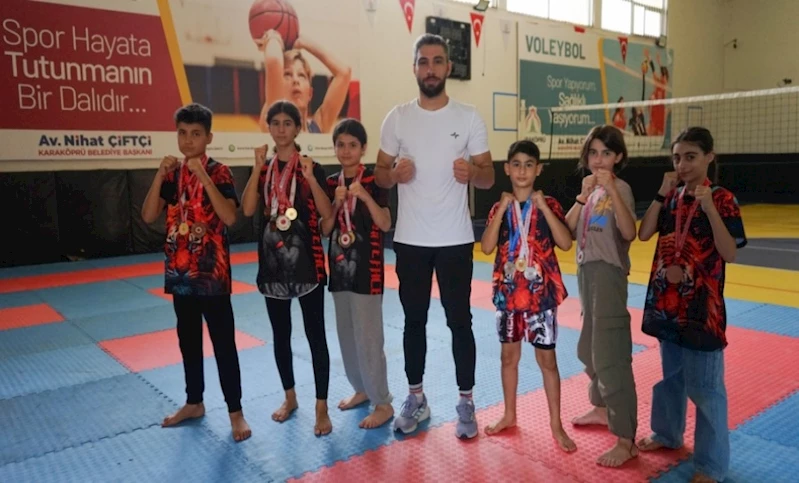KARAKÖPRÜLÜ KÜÇÜK SPORCULAR TÜRKİYE ŞAMPİYONASINDAN MADALYALARLA DÖNDÜ