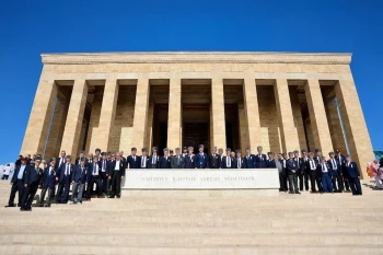 BAŞKAN ÜNLÜCE GAZİLERİ ANKARA’YA UĞURLADI