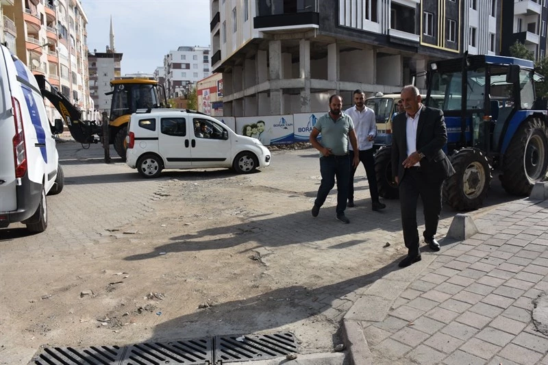 Siirt Belediyesi, 35 Bin Metrekare Kilit Parke ve 5 Bin Metrekare Bordür Kaldırım Çalışmasına Başladı