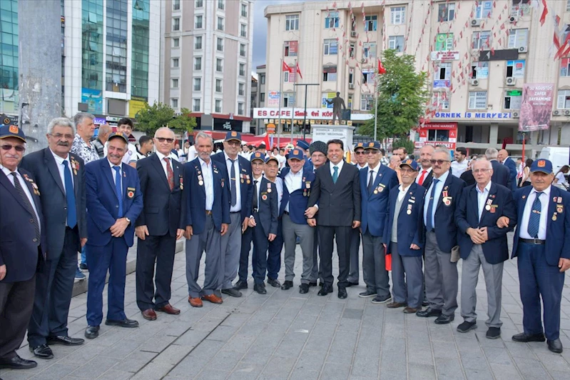 Esenyurt’ta Gaziler Günü Anmasında Duygu Dolu Anlar