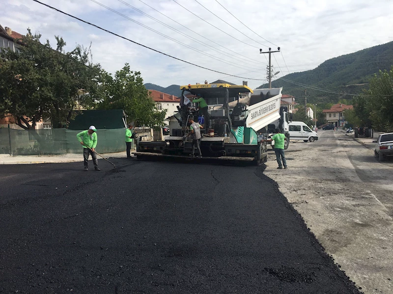 Büyükşehir Taraklı’da 2 kilometrelik caddeyi yeniliyor