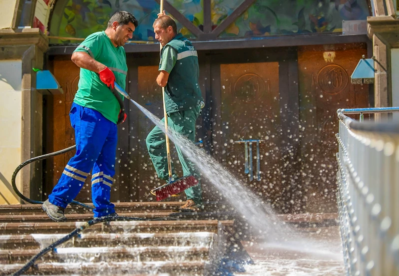 Sağlık ocakları ve camiler temizleniyor