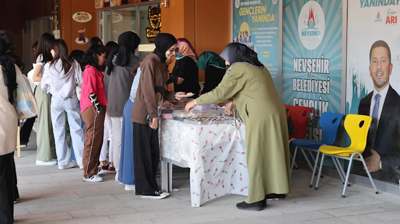 Nevşehir Belediyesi Gençlik Ofisi’nde Kermes Açıldı