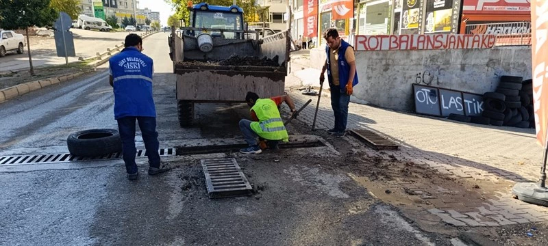 Belediyemizden Kış Hazırlığı: Mazgal ve Kanalizasyon Temizliği Çalışmaları Başladı