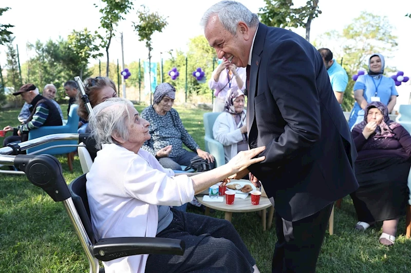 “Alzheimer hastalığı toplumsal bir sorun”