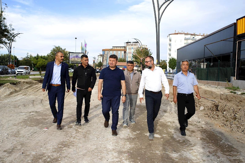 BAŞKAN DİNÇER ALTYAPI ÇALIŞMALARINI YERİNDE İNCELEDİ EBULFEYZ ELÇİBEY CADDESİ IŞIL IŞIL OLACAK!