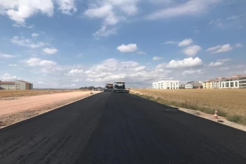 GÜNDÜZ ÖKÇÜN BULVARI’NDA YOL ÇALIŞMALARI TAMAMLANDI