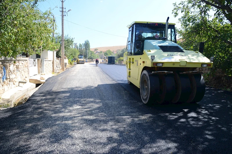 ASFALT ÇALIŞMALARI HIZ KESMEDEN DEVAM EDİYOR