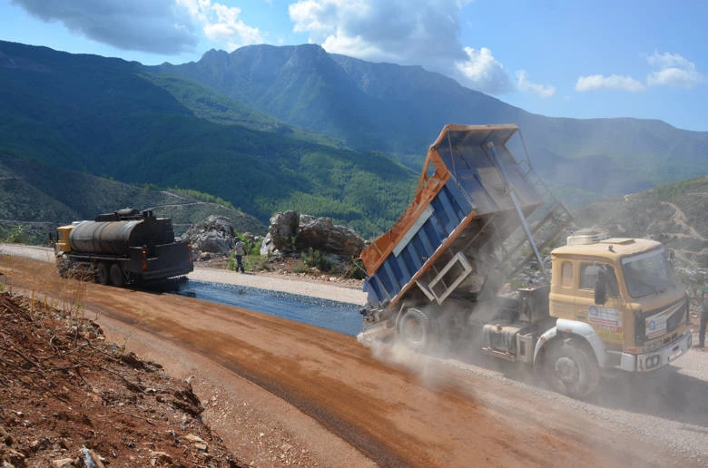 Alanya Dim grup yolu asfaltlandı