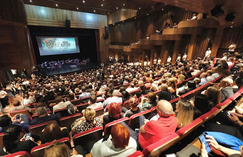 31. Uluslararası Adana Altın Koza Film Festivali’nde “Onur Ödülleri” Usta Oyuncular Demet Akbağ ve Uğur Polat’a Verildi