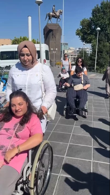 Büyükşehir, Özel Vatandaşlara Tramvay Heyecanı Yaşattı