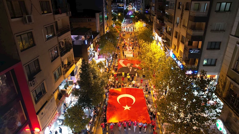 Kurtuluş Coşkusu Fener Alayı ve Funda Arar Konseri İle Taçlandı