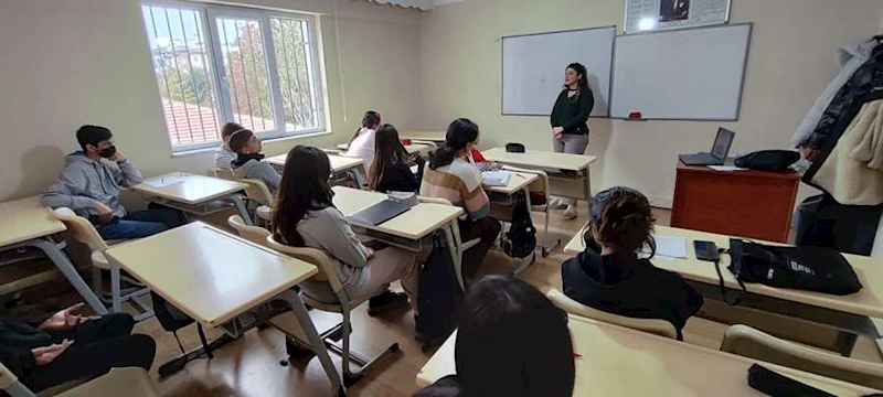 EMEK GENÇLİK MERKEZİ VE HALK MERKEZİ’NDE “SINAV KAYGISI VE BAŞ EDEBİLME YÖNTEMLERİ” SEMİNERİ DÜZENLENDİ