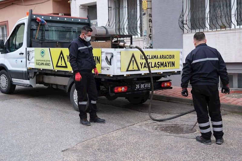 ODUNPAZARI’NDA RÖGAR VE KANALİZASYONLARDA KIŞLAK MÜCADELESİ DEVAM EDİYOR