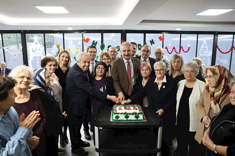 Nilüfer’de huzurevi sakinlerinden yeni yıla keyifli karşılama