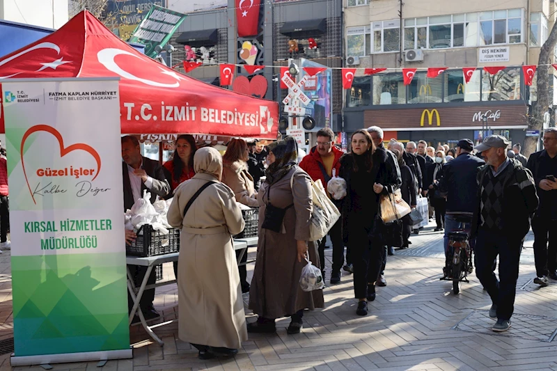 İZMİT BELEDİYESİ, KENDİ ÜRETTİĞİ MANTARLARI VATANDAŞA DAĞITTI