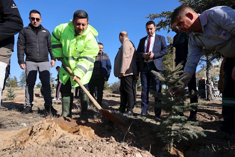 1.Sınıf Öğrencileri için Binlerce Fidan Toprakla Buluştu