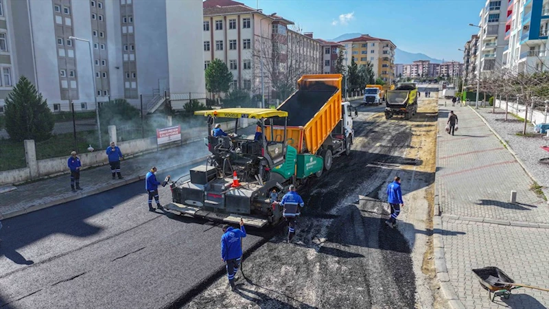 Büyükşehir yol çalışmalarına devam ediyor