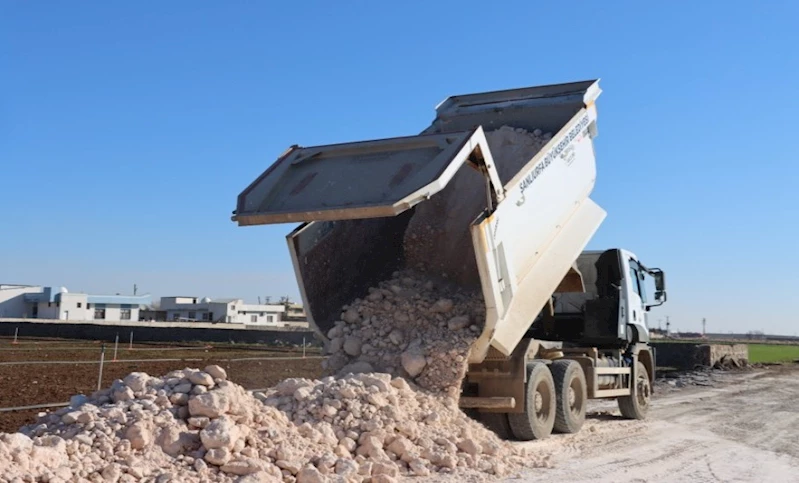 Büyükşehir Belediyesi’nden Ceylanpınar Kırsalında Stabilize Yol Çalışması