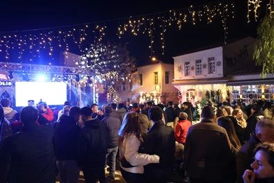 Çeşme, yeni yıla coşkuyla ‘merhaba’ dedi!