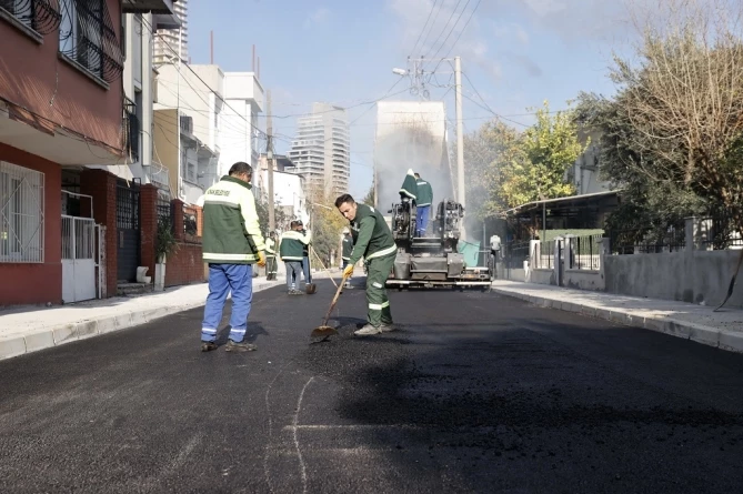 Yenilenen Konak: Asfalt ve Kaldırım Çalışmaları Hız Kesmiyor