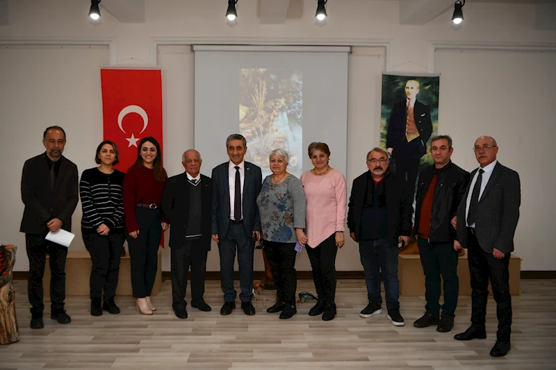 Kurumuş Ağaç Köklerinden Sanat Eseri